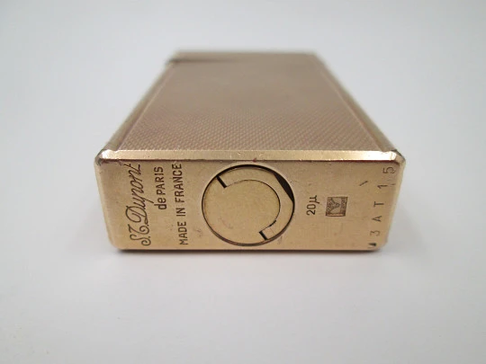 Encendedor gas S.T. Dupont París. Chapado en oro 20 micras. Patrón rombos. 1990