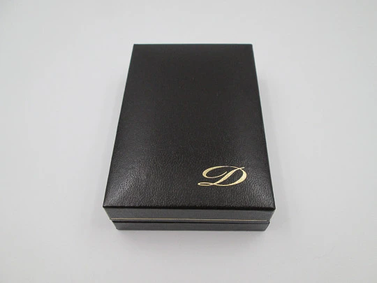 Encendedor gas S.T. Dupont París. Chapado en oro y laca negra de China. Estuche. 1990 Encendedor gas S.T. Dupont París. Chapado en oro y laca negra de China. Estuche. 1990