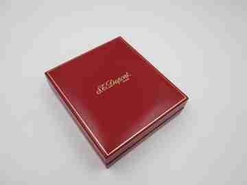 Encendedor gas S.T. Dupont París. Laminado plata ley. Patrón lineal. Estuche