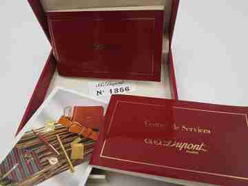 Encendedor gas S.T. Dupont París. Laminado plata ley. Patrón lineal. Estuche