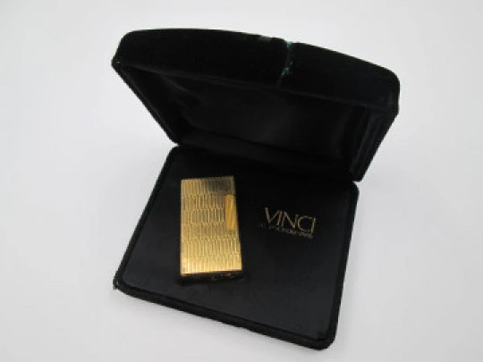 Encendedor gas Vinci Flaminaire París. Chapado oro 23 quilates. Estuche. 1970