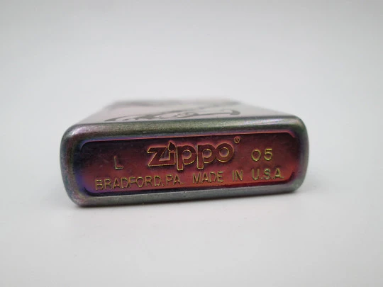 Encendedor gasolina Zippo Rainbow Jazz. Metal cromado multicolor. EEUU. 2005