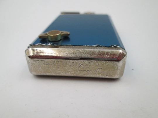 Encendedor musical a gas Royal MR-500. Metal bicolor. Caja. Regulador de llama. Japón. 1960