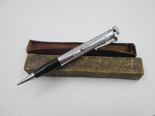 Encendedor portaminas Ronson Penciliter. Metal cromado y plástico negro. 1940. Caja Encendedor portaminas Ronson Penciliter. Metal cromado y plástico negro. 1940. Caja