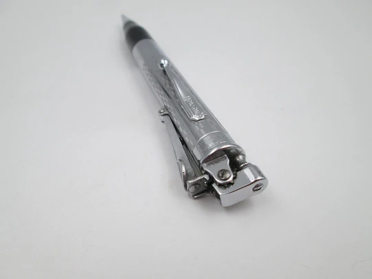 Encendedor portaminas Ronson Penciliter. Metal cromado y plástico negro. 1940. Caja Encendedor portaminas Ronson Penciliter. Metal cromado y plástico negro. 1940. Caja