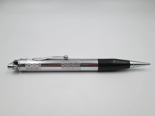Encendedor portaminas Ronson Penciliter. Metal cromado y plástico negro. 1940. Caja Encendedor portaminas Ronson Penciliter. Metal cromado y plástico negro. 1940. Caja