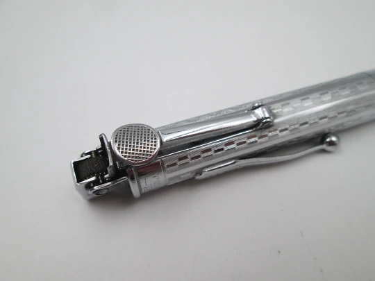 Encendedor portaminas Ronson Penciliter. Metal cromado y plástico negro. 1940. Caja Encendedor portaminas Ronson Penciliter. Metal cromado y plástico negro. 1940. Caja