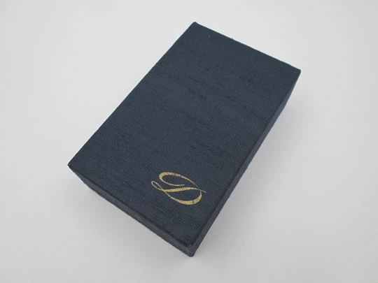 Encendedor S.T. Dupont. Chapado en oro 20 micras. Patrón diamante. Estuche