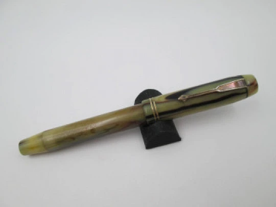 English fountain pen. Marble celluloid & gold plated. 14k gold nib. Button filler. 1950's