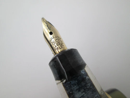 English fountain pen. Marble celluloid & gold plated. 14k gold nib. Button filler. 1950's