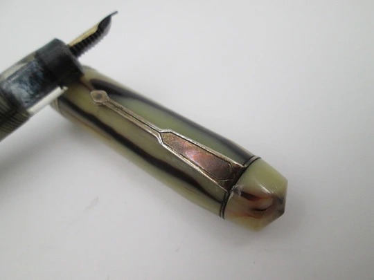 English fountain pen. Marble celluloid & gold plated. 14k gold nib. Button filler. 1950's