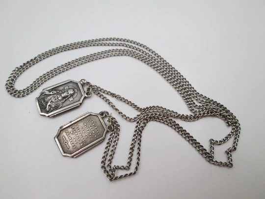 Escapulario Virgen del Carmen y Corazón de Jesús. Plata de ley. Cadena trenzada. 1950