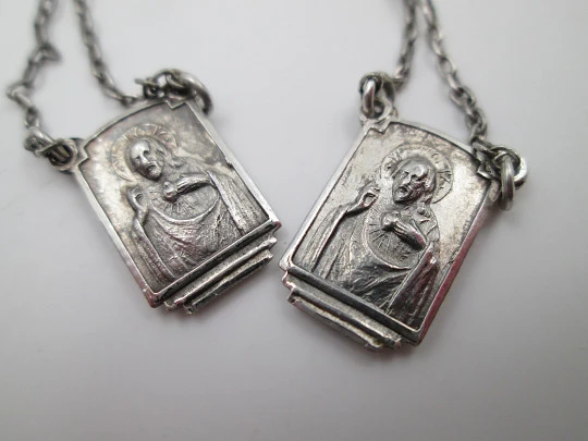 Escapulario Virgen del Carmen y Corazón Jesús. Plata de ley. Cadena. 1950