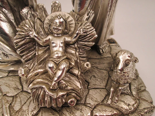 Escultura Nacimiento de Jesús. Laminada en plata de ley. Aurelio Alabardi. Italia. 1980