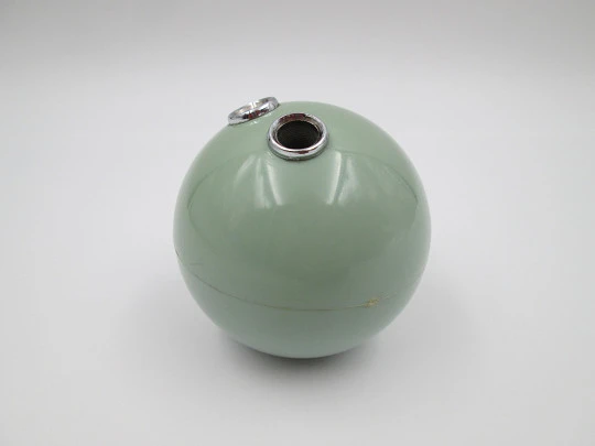 Esfera bola portalápices de escritorio / despacho. Resina verde y metal. 1980