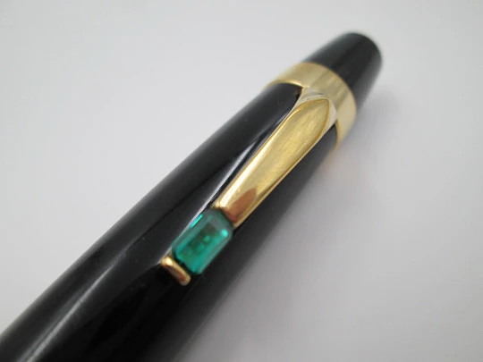 Esferógrafo Montblanc Boheme. Resina negra y detalles chapados oro