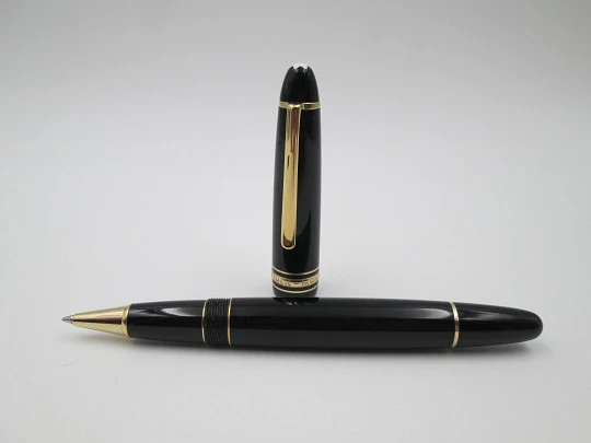 Esferógrafo Montblanc Meisterstuck Le Grand. Resina negra y chapados oro. Estuche