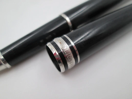 Esferógrafo Montblanc Meisterstück. Resina negra y metal platinado. Alemania. 2000