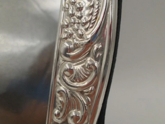 Espejo de tocador en plata de ley 925. Volutas, conchas y flores