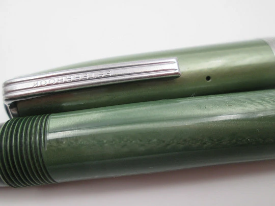Esterbrook. Model J. Green marbled celluloid. Lever filler. 1940