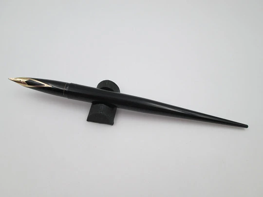 Estilográfica de escritorio Sheaffer. Plástico negro. Plumín inlaid 14k. 1950