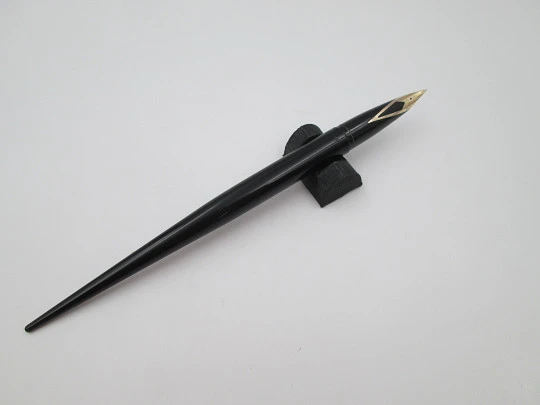 Estilográfica de escritorio Sheaffer. Plástico negro. Plumín inlaid 14k. 1950