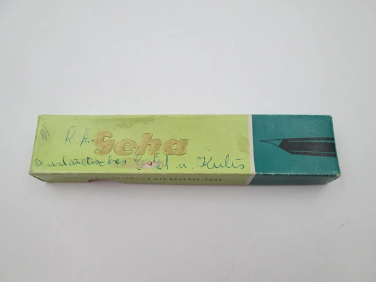 Estilográfica Geha 703. Plástico verde y gris. Detalles chapados. Caja. 1970. Alemania