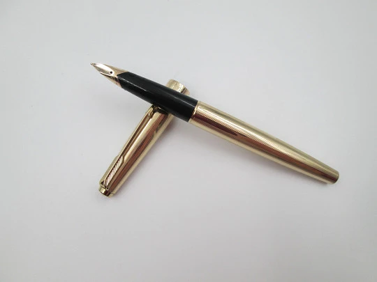Estilográfica Parker 65 Custom Insignia. Chapada en oro de 12K. Reino Unido. 1960 Estilográfica Parker 65 Custom Insignia. Chapada en oro de 12K. Reino Unido. 1960