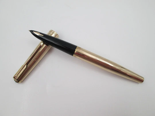 Estilográfica Parker Custom Insignia. Chapada en oro de 12K. Aerométrica. Inglaterra