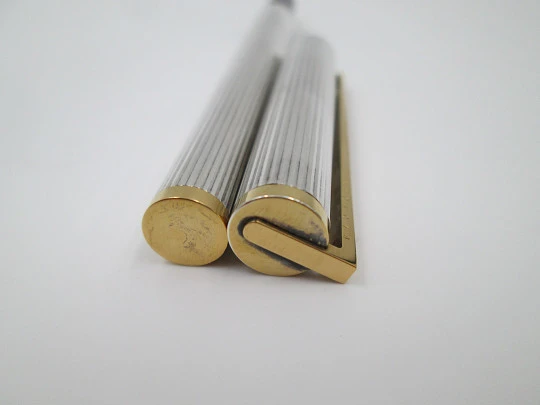 Estilográfica S.T. Dupont París Classique. Chapada en plata y detalles oro. 2000 Estilográfica S.T. Dupont París Classique. Chapada en plata y detalles oro. 2000