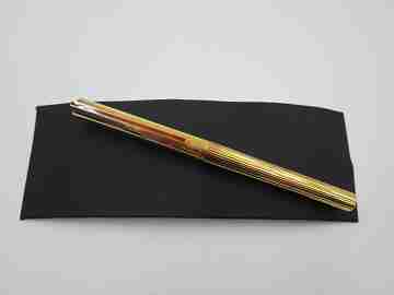 Estilográfica S.T. Dupont París Classique. Plata de ley vermeil 925. Estuche. 2000