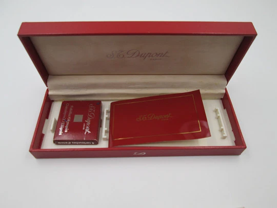 Estilográfica S.T. Dupont París Classique. Plata de ley vermeil 925. Estuche. 2000