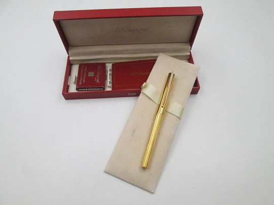 Estilográfica S.T. Dupont París Classique. Plata de ley vermeil 925. Estuche. 2000