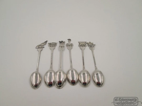 Estuche de seis cucharas para té o café. Plata ley. Figuras animales