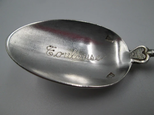 Estuche juego huevera copa y cuchara. Metal plateado y dorado. Francia. 1940