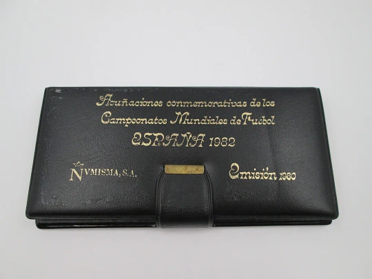 Estuche tres medallas plata de ley Mundial Fútbol España 1982. Numisma