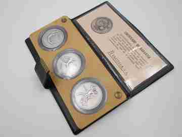 Estuche tres medallas plata de ley Mundial Fútbol España 1982. Numisma