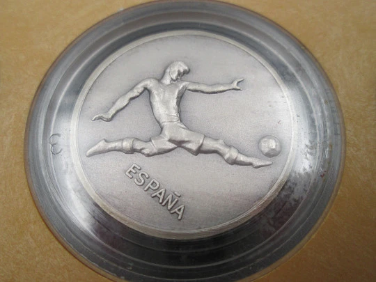 Estuche tres medallas plata de ley Mundial Fútbol España 1982. Numisma