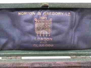 Estuche útiles de dibujo Norton & Gregory Ltd. Metal plateado. Inglaterra. 1910