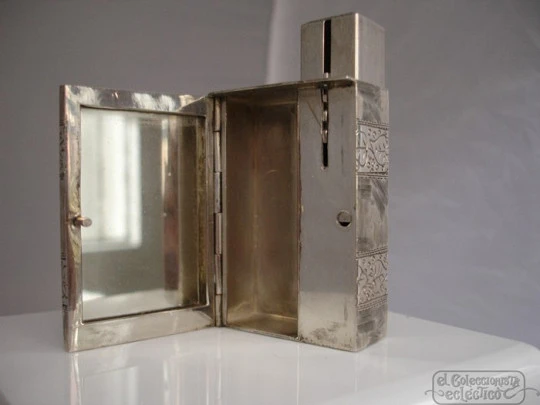 Estuche vanity. Pastillero. 1950. Pintalabios espejo. Metal