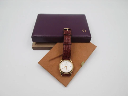 Eterna-Matic 1948 'Les Historiques'. 18 karat yellow gold. Automatic. Calendar. Strap. Box