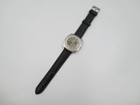 Eterna-Matic 2002. Automatic. Stainless steel. Grey dial. Leather strap. 1970's. Swiss