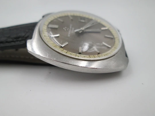 Eterna-Matic 2002. Automatic. Stainless steel. Grey dial. Leather strap. 1970's. Swiss