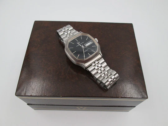 Eterna Matic Kontiki. Automatic. Stainless steel. Black dial. Calendar. Box. 1970's