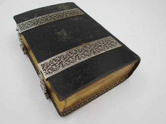 'Eucology' prayer book. Antonio Romero. Leather and silver metal. 1876. Paris