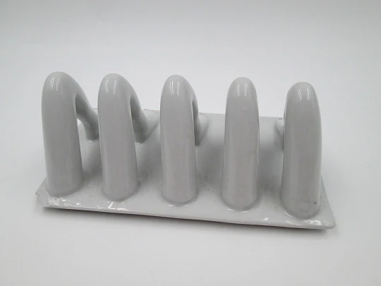 Female legs letter stand / holder. White and red ceramic. 1960's Female legs letter stand / holder. White and red ceramic. 1960's