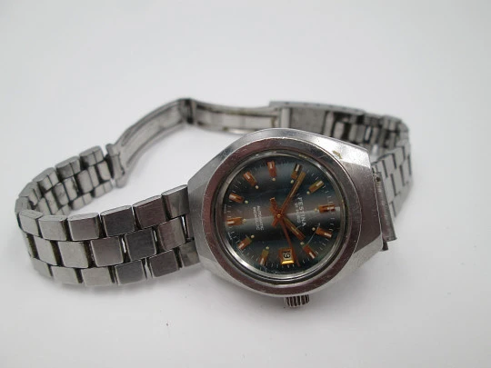 Festina ladie's sport watch. Stainless steel. Automatic. Calendar. Bracelet. 1970's. Swiss