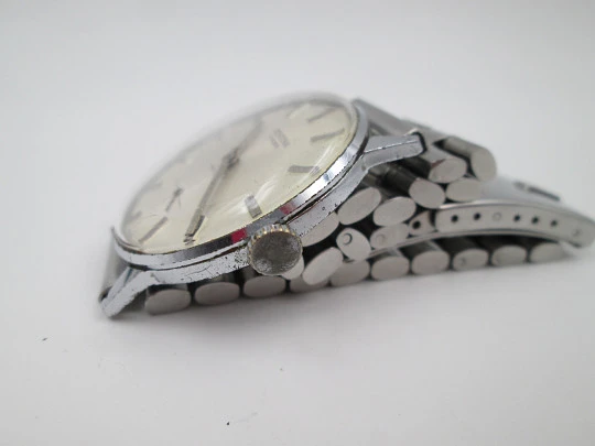 Festina. Steel and chromed metal. Manual wind. Small seconds hand. Bracelet. 1950's