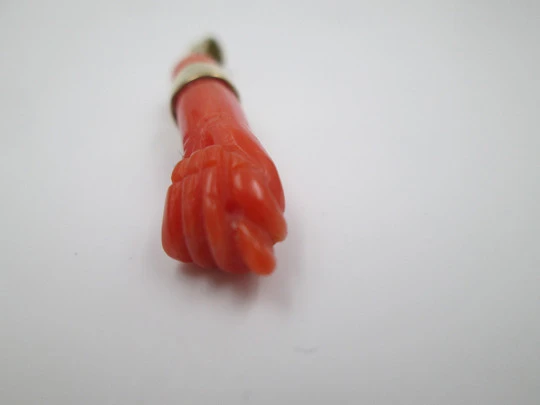 Figa / higa big pendant. Red hand. 18k gold & coral. Amulet. Spain. 1940's