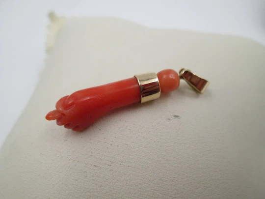 Figa / higa big pendant. Red hand. 18k gold & coral. Amulet. Spain. 1940's